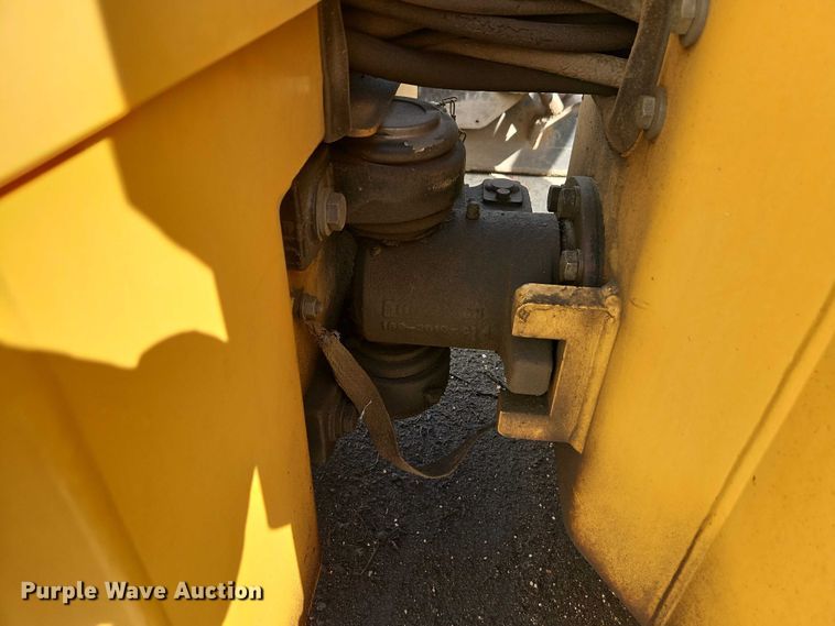 image for item EO7130 Caterpillar CC24 double drum roller