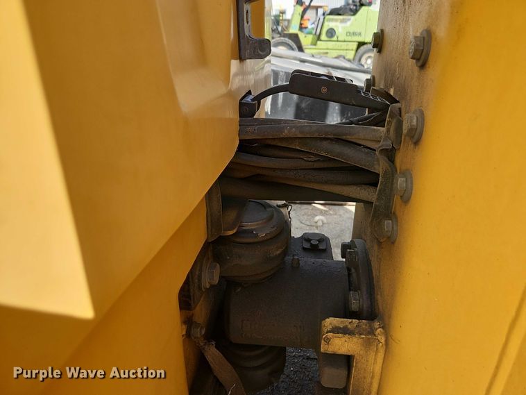 image for item EO7130 Caterpillar CC24 double drum roller