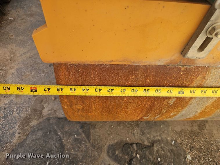 image for item EO7130 Caterpillar CC24 double drum roller