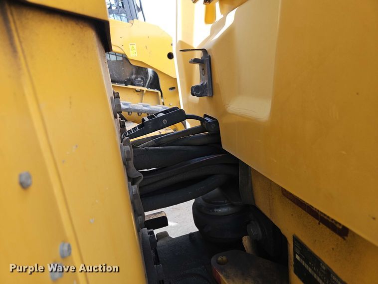 image for item EO7130 Caterpillar CC24 double drum roller