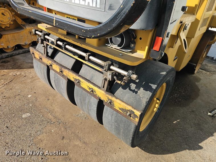 image for item EO7130 Caterpillar CC24 double drum roller