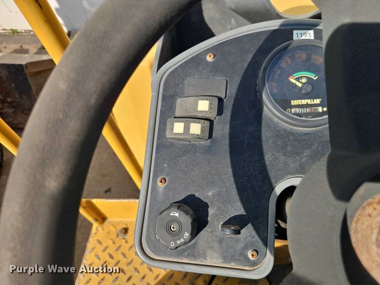 image for item EO7130 Caterpillar CC24 double drum roller