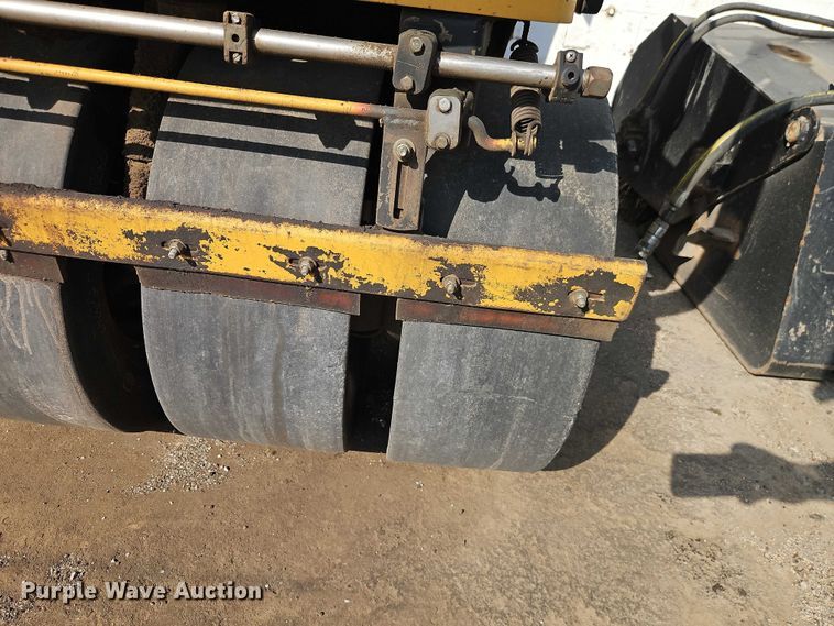 image for item EO7130 Caterpillar CC24 double drum roller