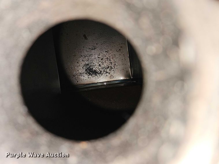 image for item EO7135 (4) fuel tanks