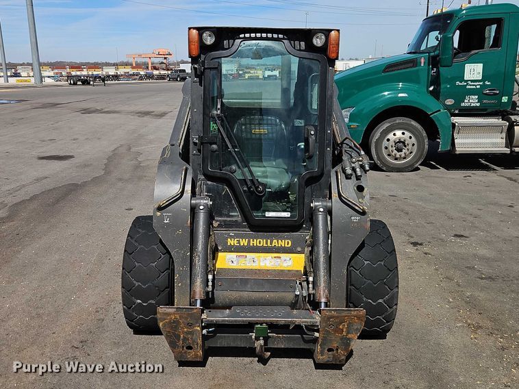 image for item EO7140 2011 New Holland L230 skid steer loader