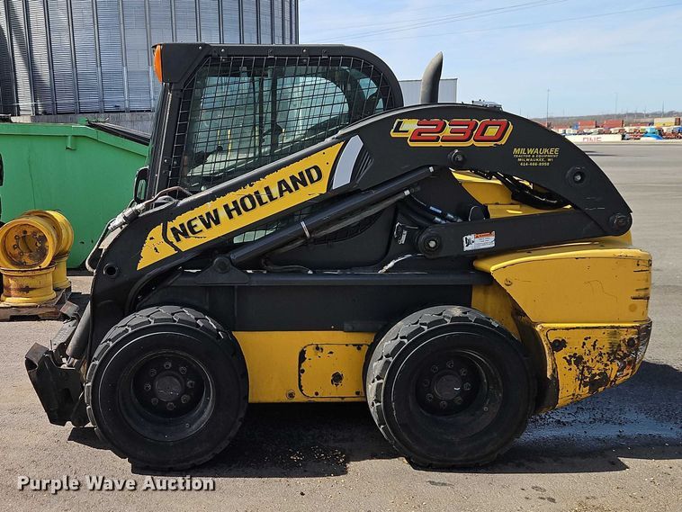 image for item EO7140 2011 New Holland L230 skid steer loader