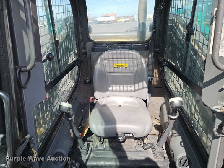 image for item EO7140 2011 New Holland L230 skid steer loader