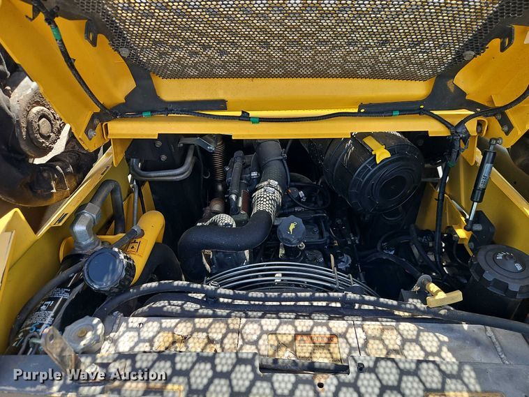 image for item EO7140 2011 New Holland L230 skid steer loader