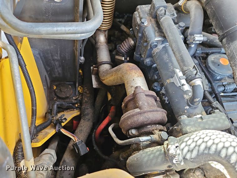 image for item EO7140 2011 New Holland L230 skid steer loader