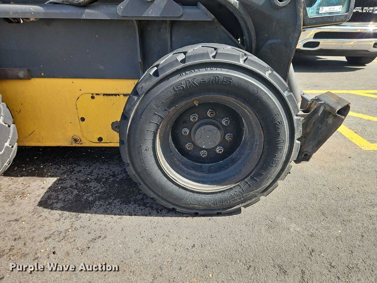 image for item EO7140 2011 New Holland L230 skid steer loader