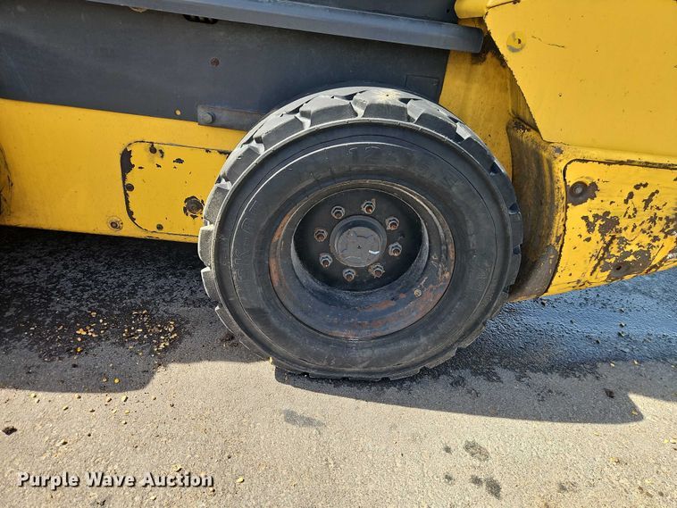 image for item EO7140 2011 New Holland L230 skid steer loader