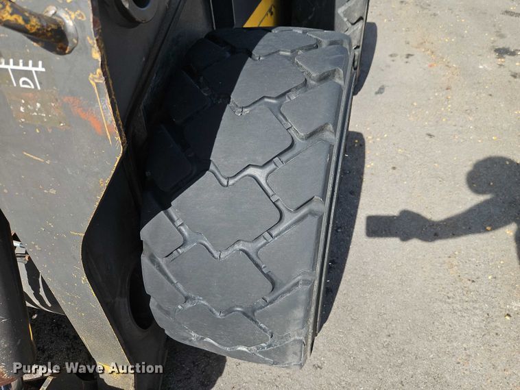 image for item EO7140 2011 New Holland L230 skid steer loader
