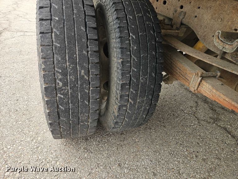 image for item EO7155 2000 Ford F350 dump flatbed pickup truck