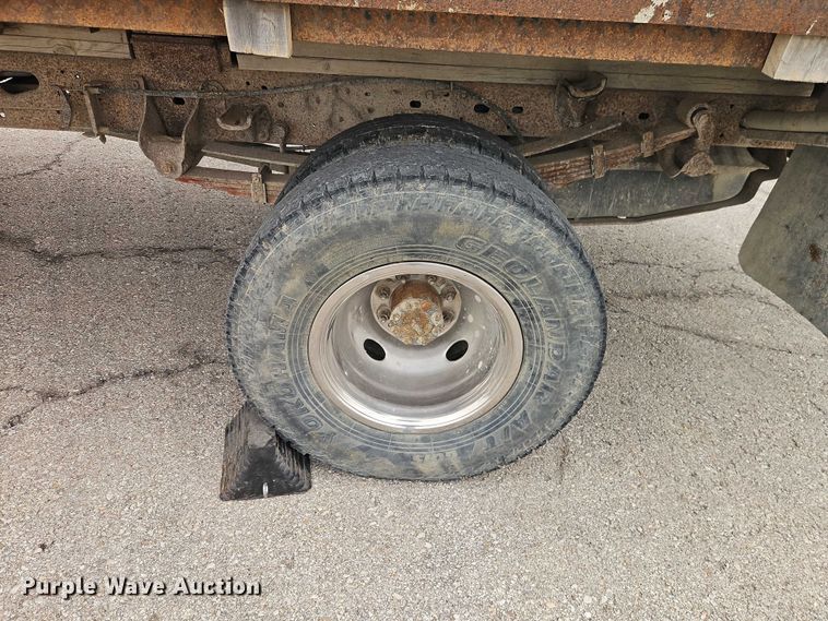 image for item EO7155 2000 Ford F350 dump flatbed pickup truck