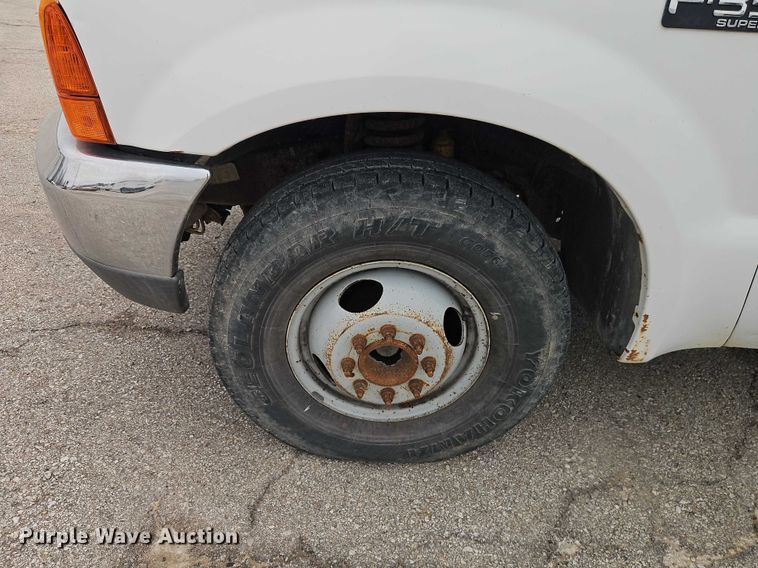 image for item EO7155 2000 Ford F350 dump flatbed pickup truck