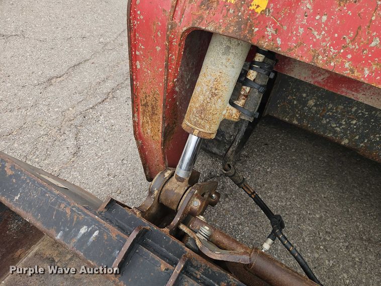 image for item EO7156 2012 Takeuchi TL10 tracked skid steer loader