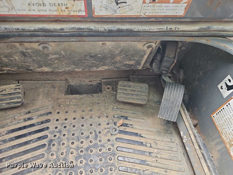 image for item EO7156 2012 Takeuchi TL10 tracked skid steer loader