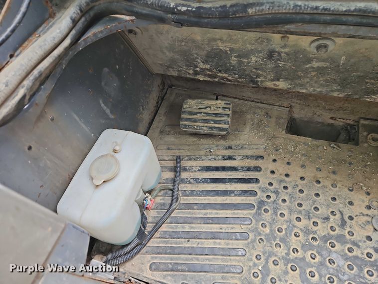 image for item EO7156 2012 Takeuchi TL10 tracked skid steer loader