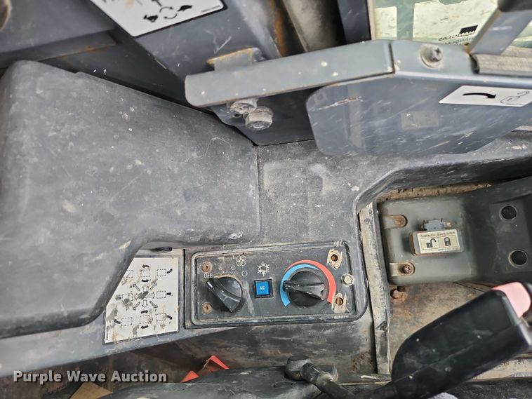 image for item EO7156 2012 Takeuchi TL10 tracked skid steer loader