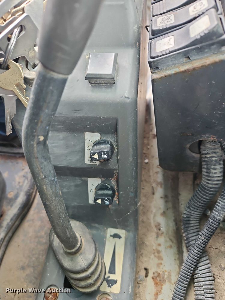 image for item EO7156 2012 Takeuchi TL10 tracked skid steer loader