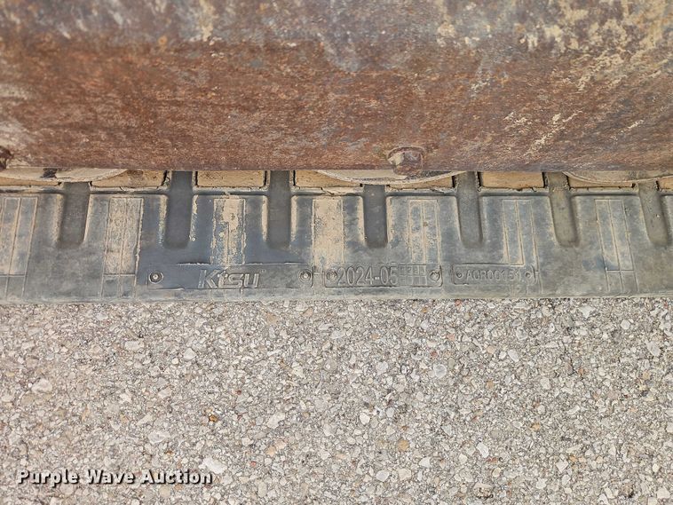 image for item EO7156 2012 Takeuchi TL10 tracked skid steer loader