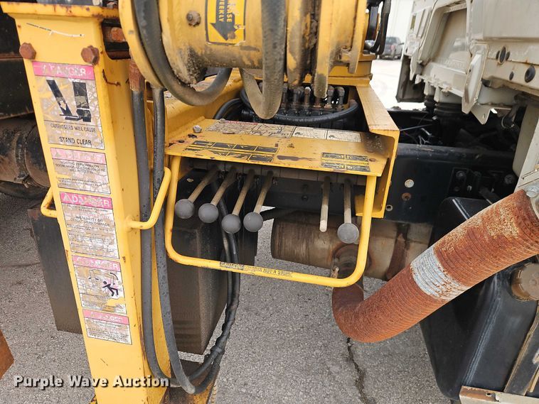 image for item EO7157 1998 Freightliner FL80 dump truck