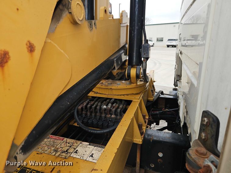 image for item EO7157 1998 Freightliner FL80 dump truck