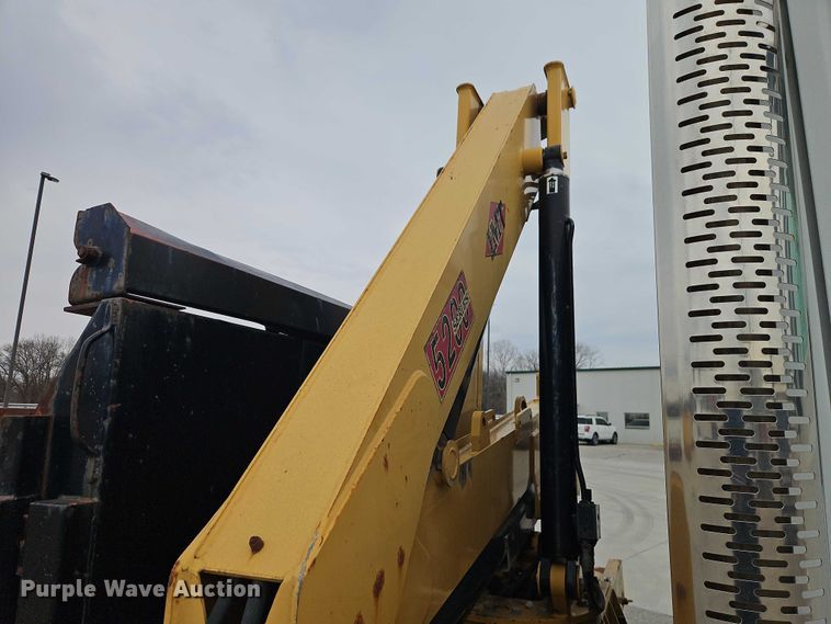 image for item EO7157 1998 Freightliner FL80 dump truck