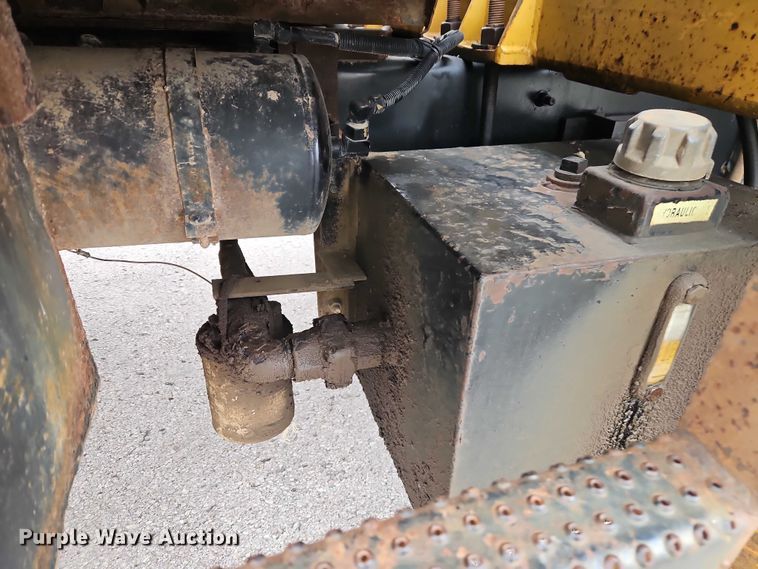 image for item EO7157 1998 Freightliner FL80 dump truck