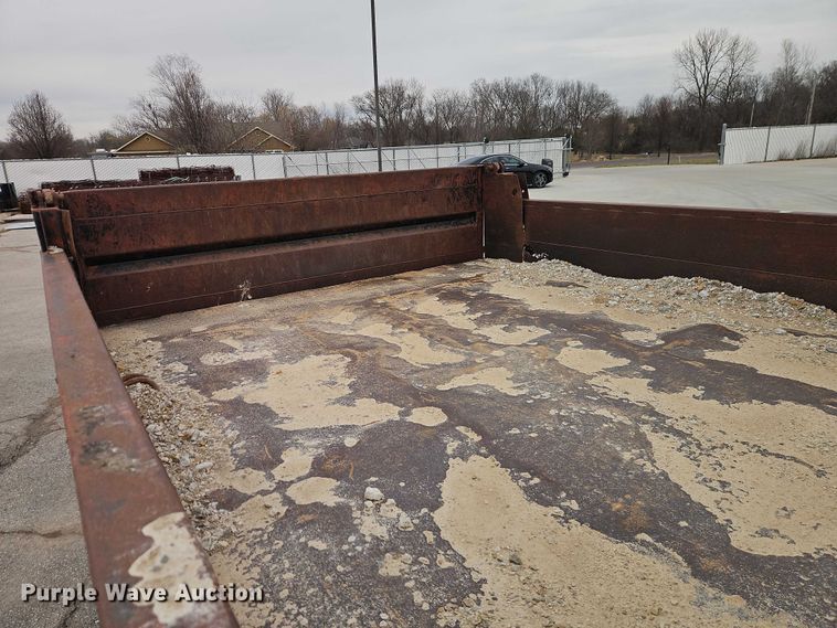 image for item EO7157 1998 Freightliner FL80 dump truck