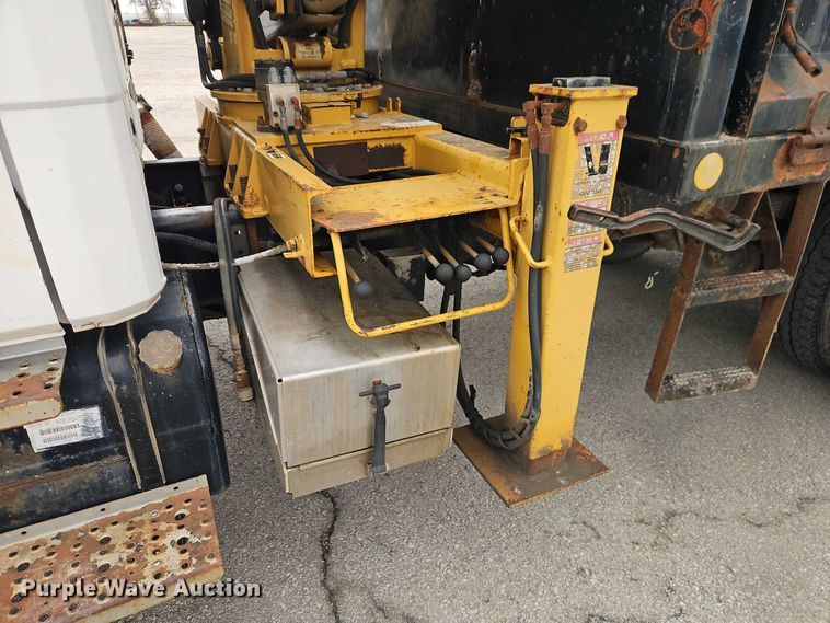 image for item EO7157 1998 Freightliner FL80 dump truck