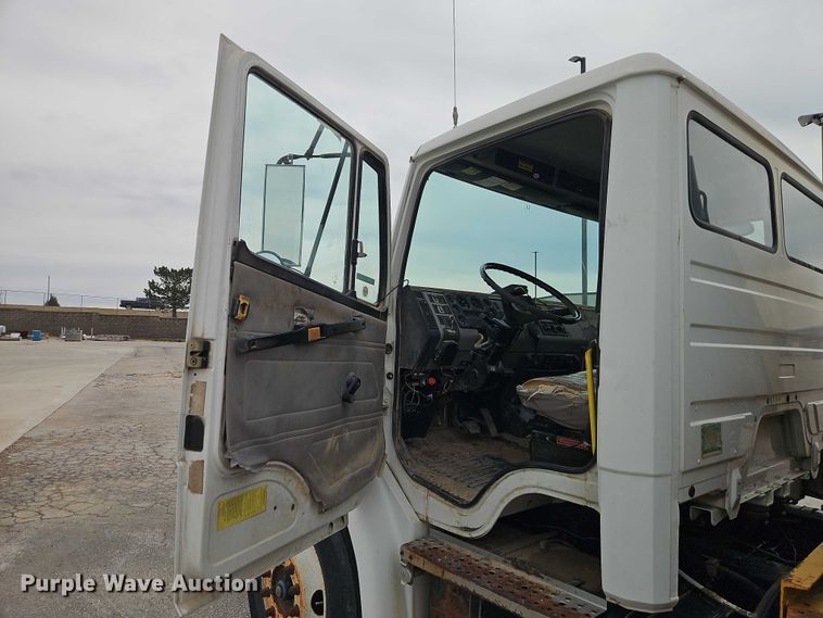 image for item EO7157 1998 Freightliner FL80 dump truck