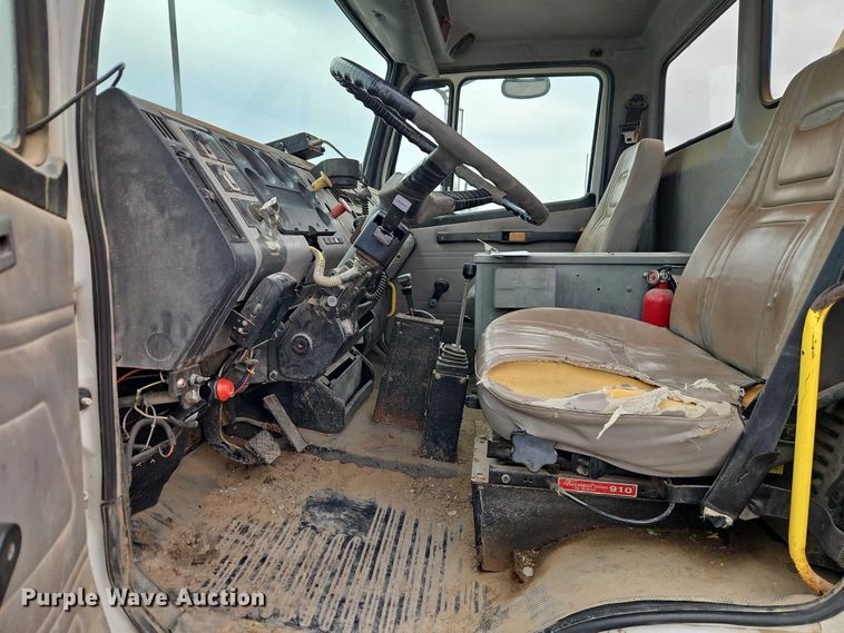 image for item EO7157 1998 Freightliner FL80 dump truck