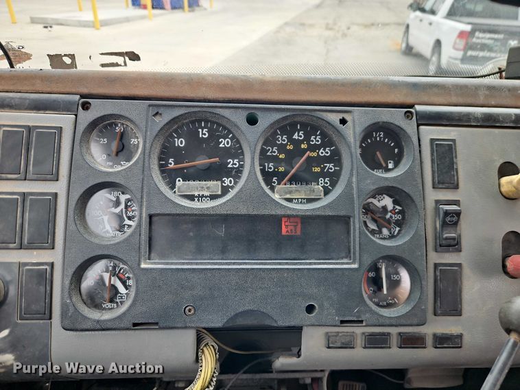 image for item EO7157 1998 Freightliner FL80 dump truck