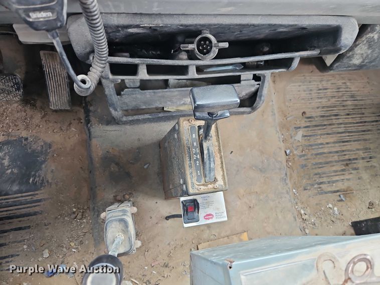 image for item EO7157 1998 Freightliner FL80 dump truck