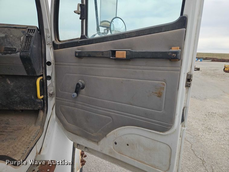 image for item EO7157 1998 Freightliner FL80 dump truck