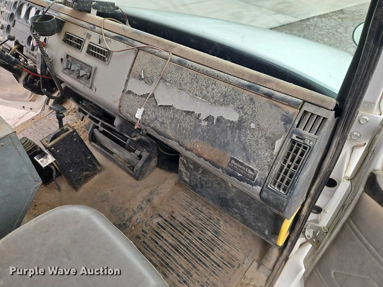 image for item EO7157 1998 Freightliner FL80 dump truck