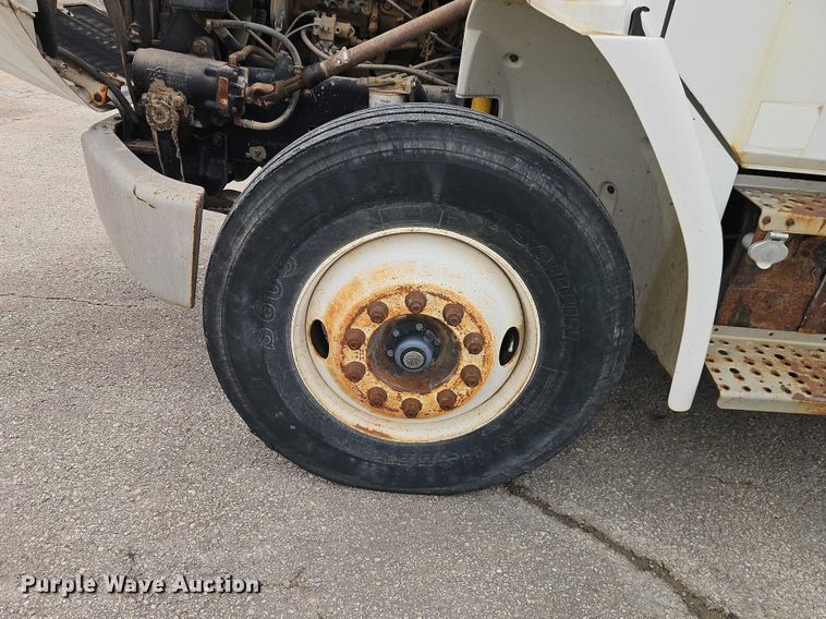 image for item EO7157 1998 Freightliner FL80 dump truck