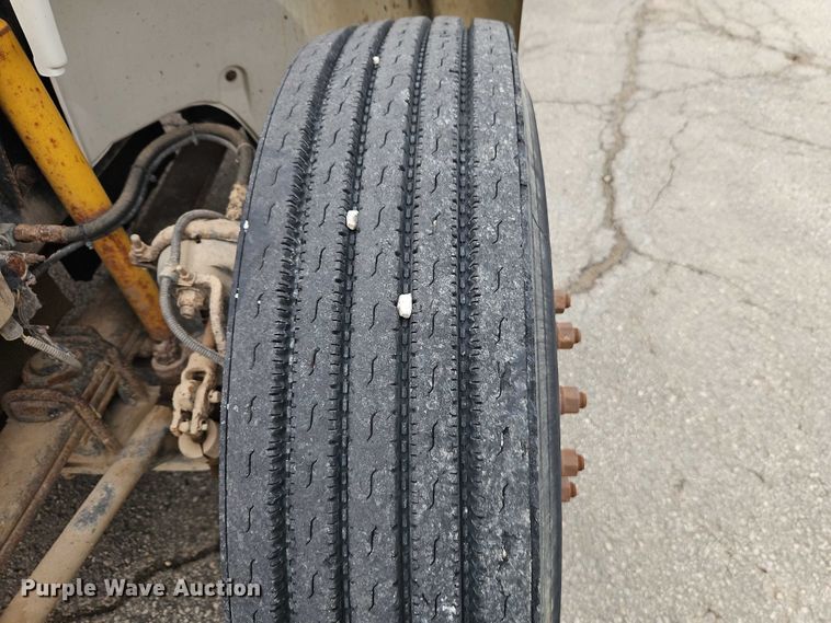 image for item EO7157 1998 Freightliner FL80 dump truck