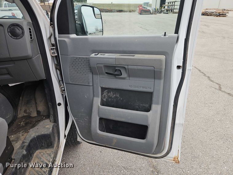 image for item EO7159 2012 Ford E250 van