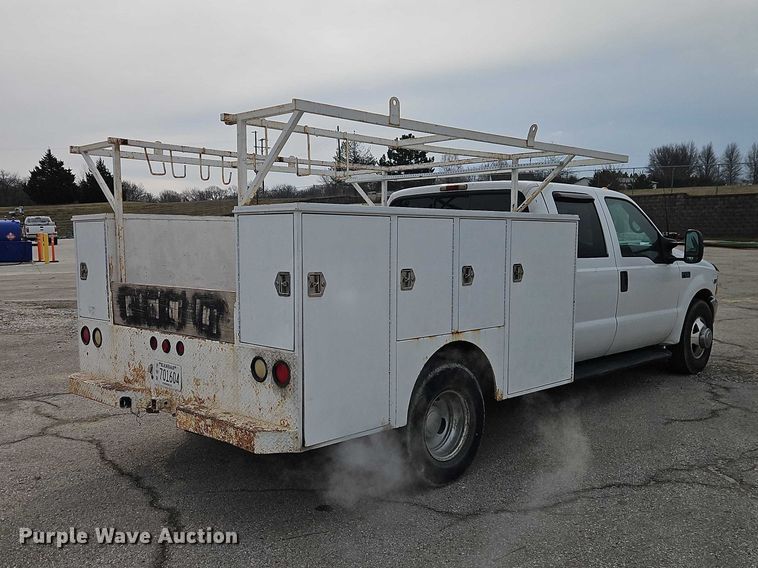 image for item EO7160 2002 Ford F350 Crew Cab utility bed pickup truck