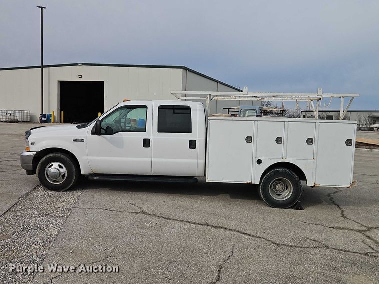 image for item EO7160 2002 Ford F350 Crew Cab utility bed pickup truck