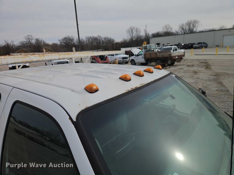 image for item EO7160 2002 Ford F350 Crew Cab utility bed pickup truck