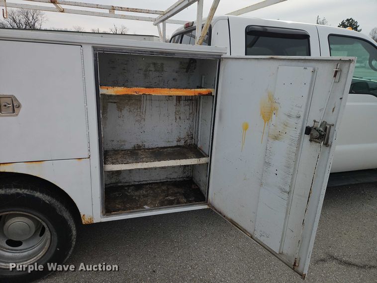 image for item EO7160 2002 Ford F350 Crew Cab utility bed pickup truck