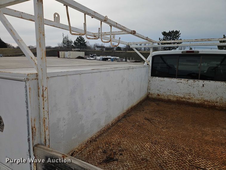 image for item EO7160 2002 Ford F350 Crew Cab utility bed pickup truck