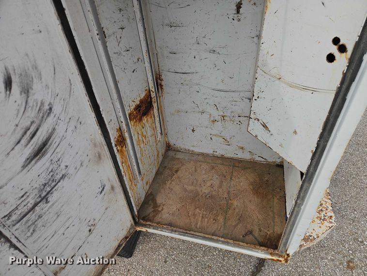 image for item EO7160 2002 Ford F350 Crew Cab utility bed pickup truck