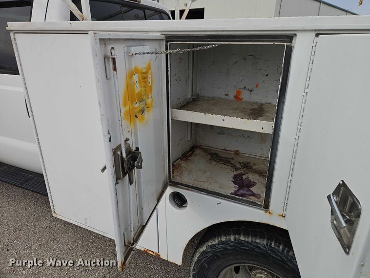 image for item EO7160 2002 Ford F350 Crew Cab utility bed pickup truck