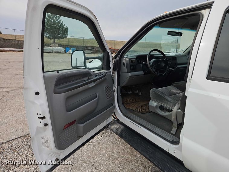 image for item EO7160 2002 Ford F350 Crew Cab utility bed pickup truck