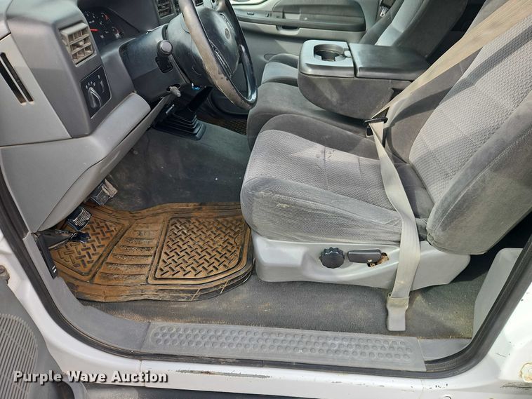 image for item EO7160 2002 Ford F350 Crew Cab utility bed pickup truck