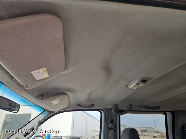 image for item EO7160 2002 Ford F350 Crew Cab utility bed pickup truck